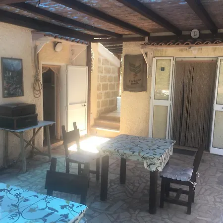 Paradiso Bed & Breakfast *